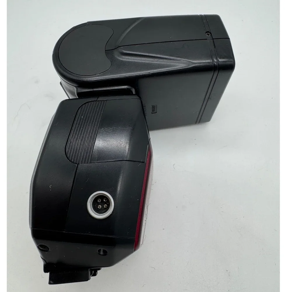 Minolta Maxxum 5200i Program Flash for Maxxum SLR Cameras Black